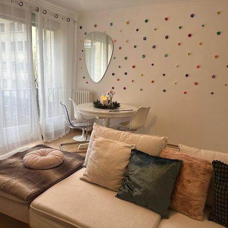 Cozy 3 Bedroom Apartment Dans Republique Париж Екстериор снимка